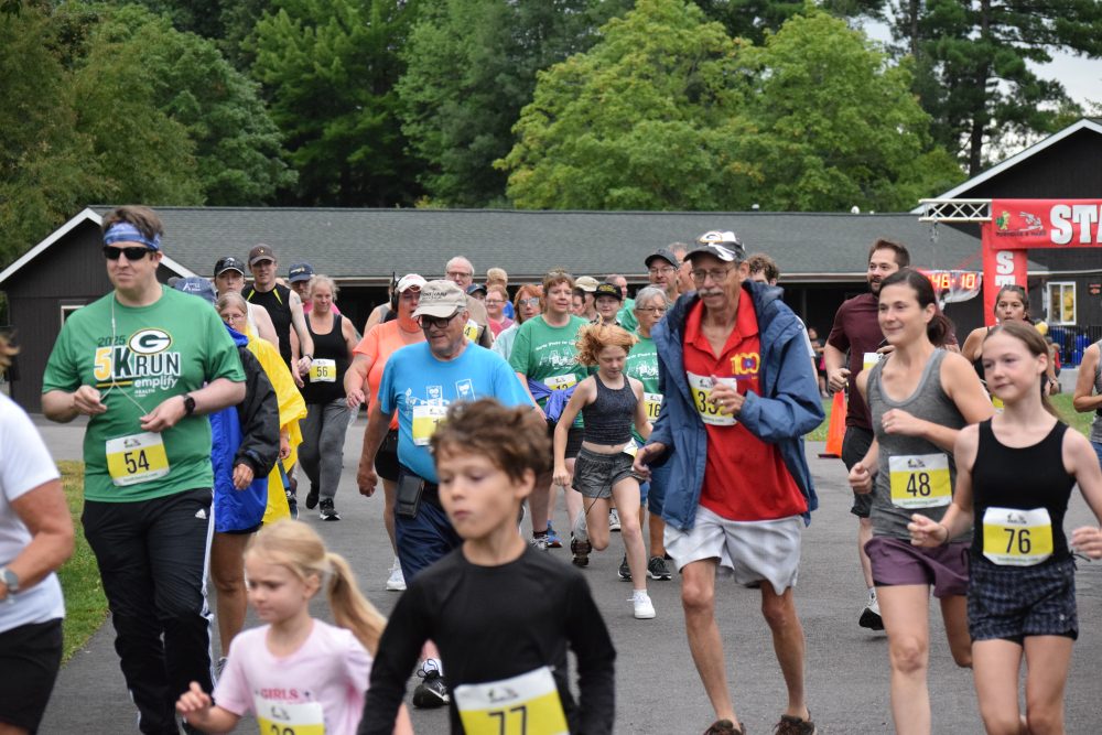 Photo of group running near the start of the race